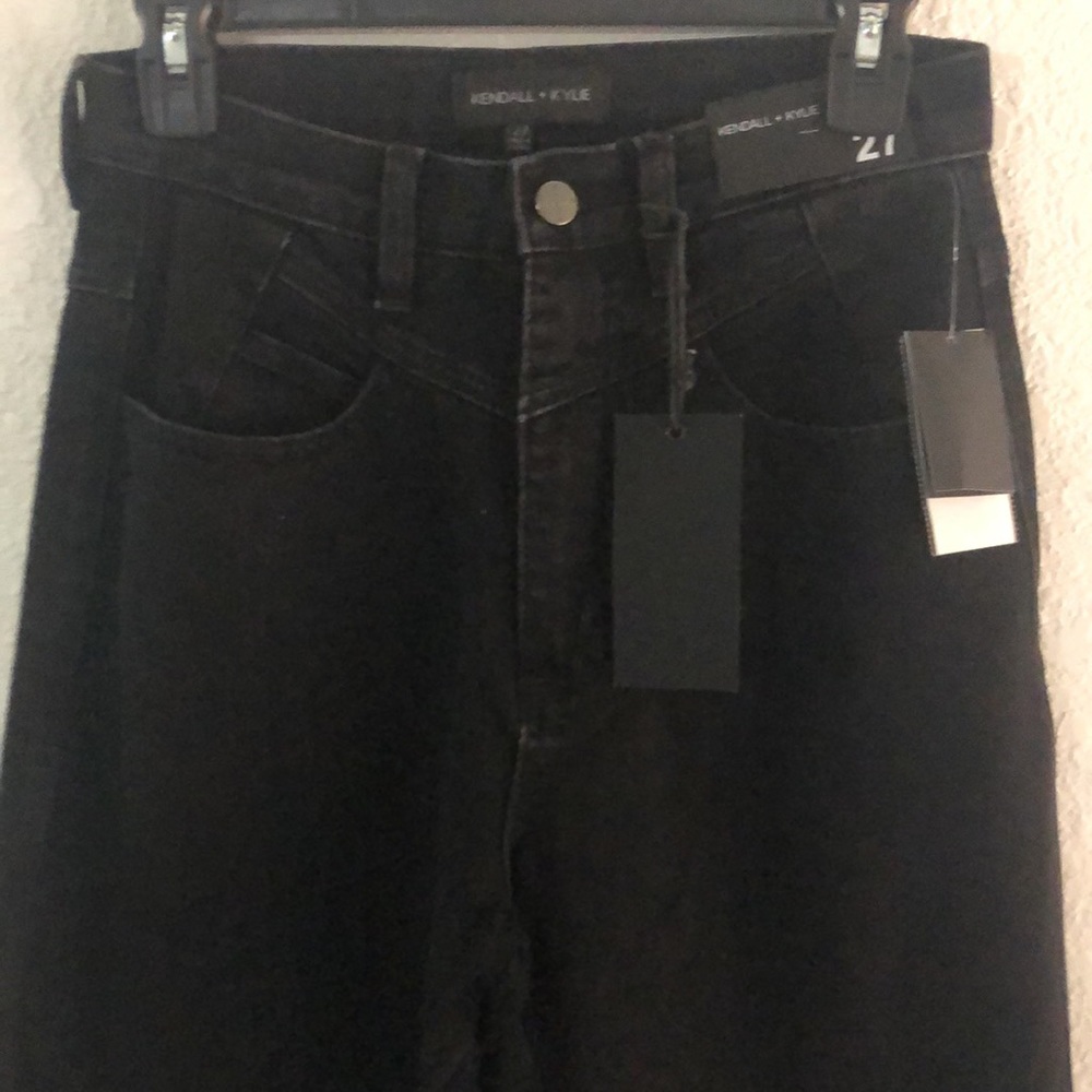Kendall + Kylie Juniors’ High-Rise Straight-Leg Jeans - Picture 3 of 7
